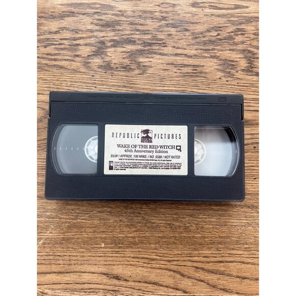 Wake Of The Red Witch 1992 VHS 45th Anniversary Edition John Wayne Pre-Owned - Picture 3 of 4
